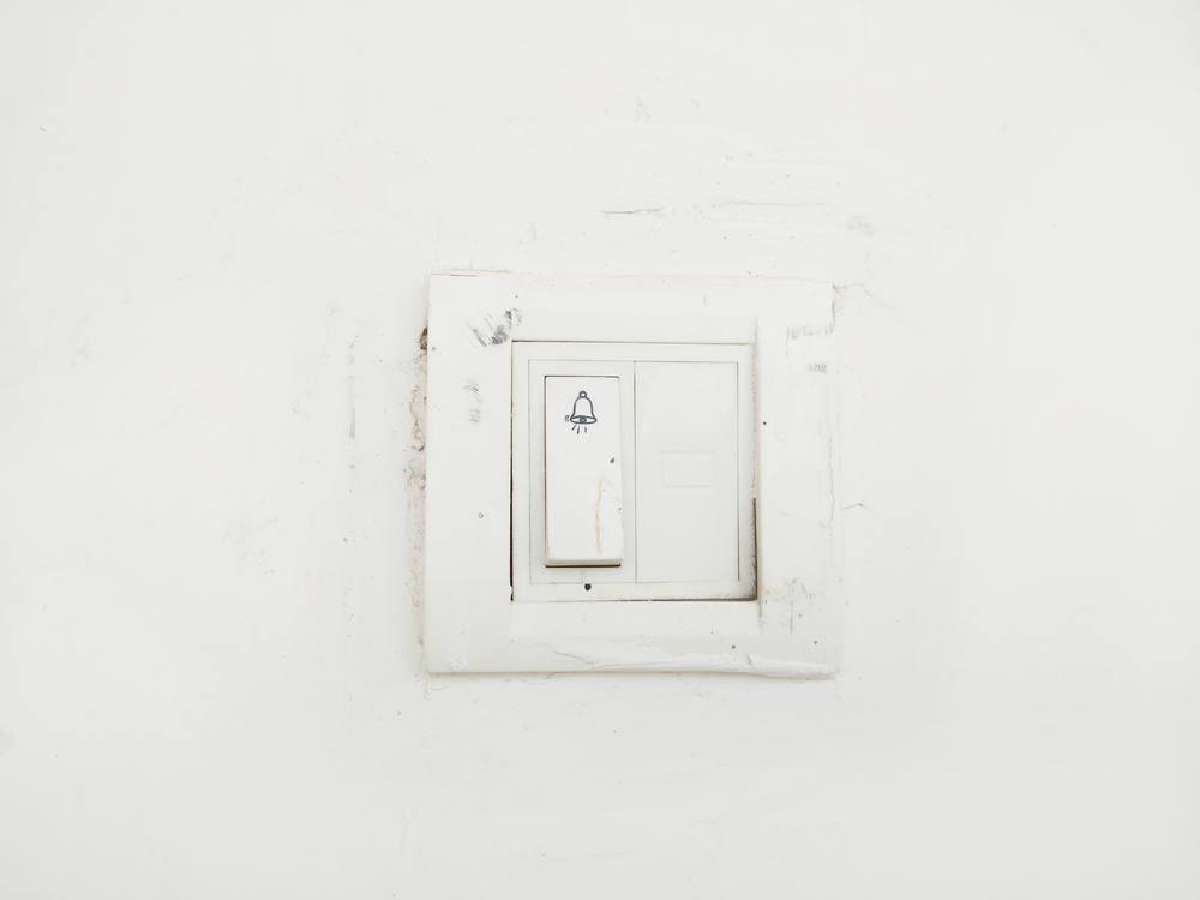 Show/hide in Alpine.js with xshow · Code with Hugo